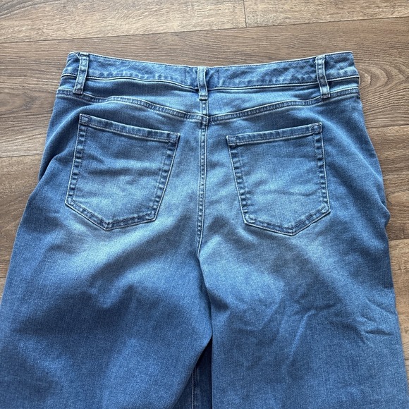 Lane Bryant Signature Fit Wide Leg Mid Rise Center Stitch Jeans Blue Denim Sz 14 - Picture 3 of 12